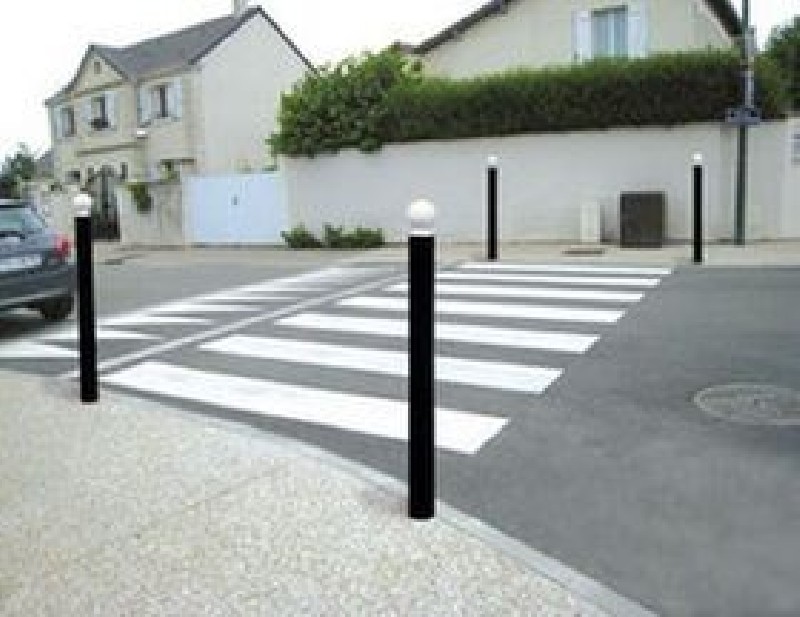 Poteau haute visibilité