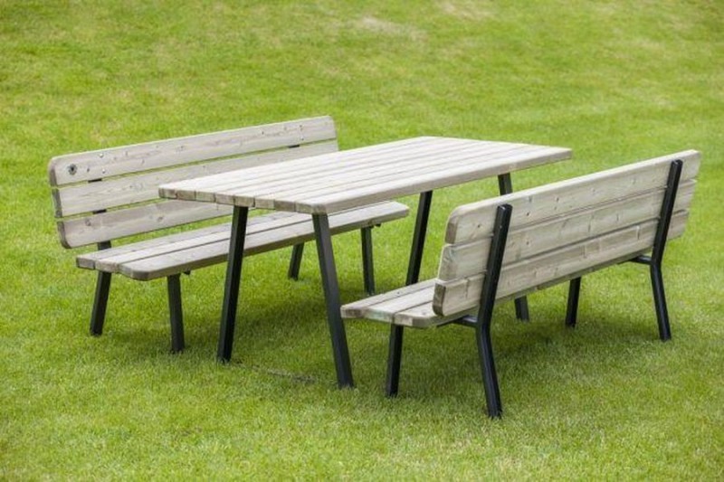table de pique-nique