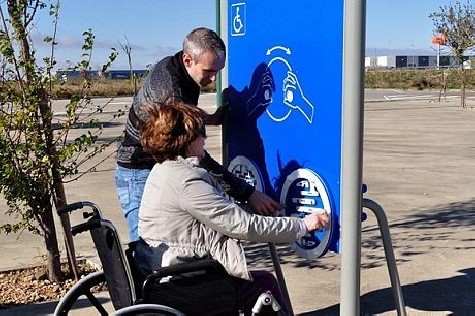 PANNEAU AVEC LABYRINTHES. ACCESSIBLE PMR