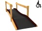 Jeux extérieurs pour enfants en fauteuil roulant