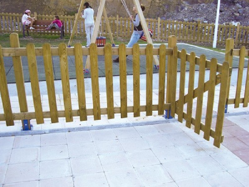 Barrière pour parc de jeux d'enfants