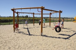 BALANÇOIRE HEXAGONALE AVEC SIÈGE INCORPORÉ EN PNEUS