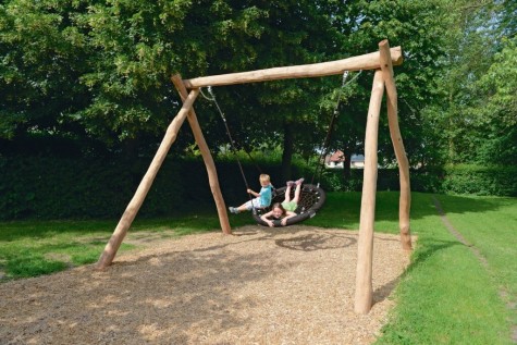 BALANÇOIRE SOUCOUPE VOLANTE EN BOIS DE ROBINIER
