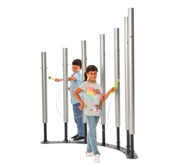 Jeu musical extérieur les cloches tubulaires forêt