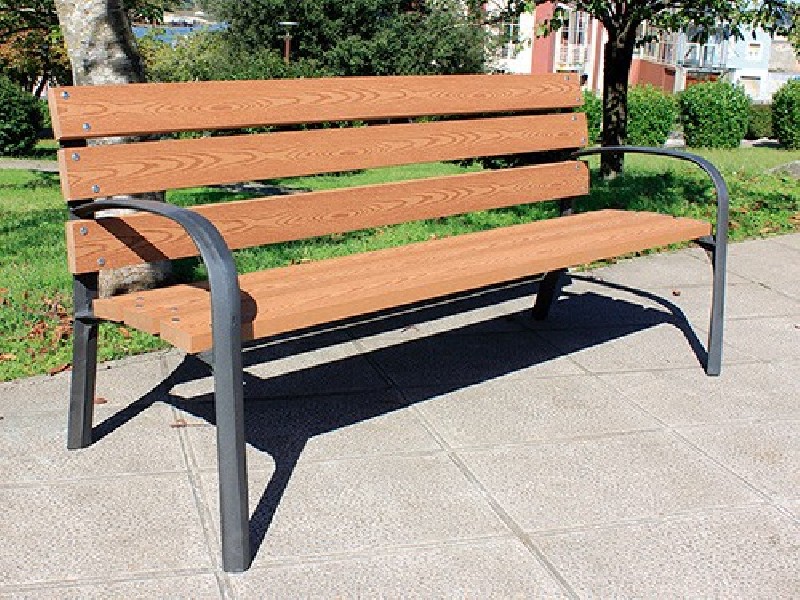 Banc public Martinia piétement fonte et lames eco composite couleur bois 1.80 m