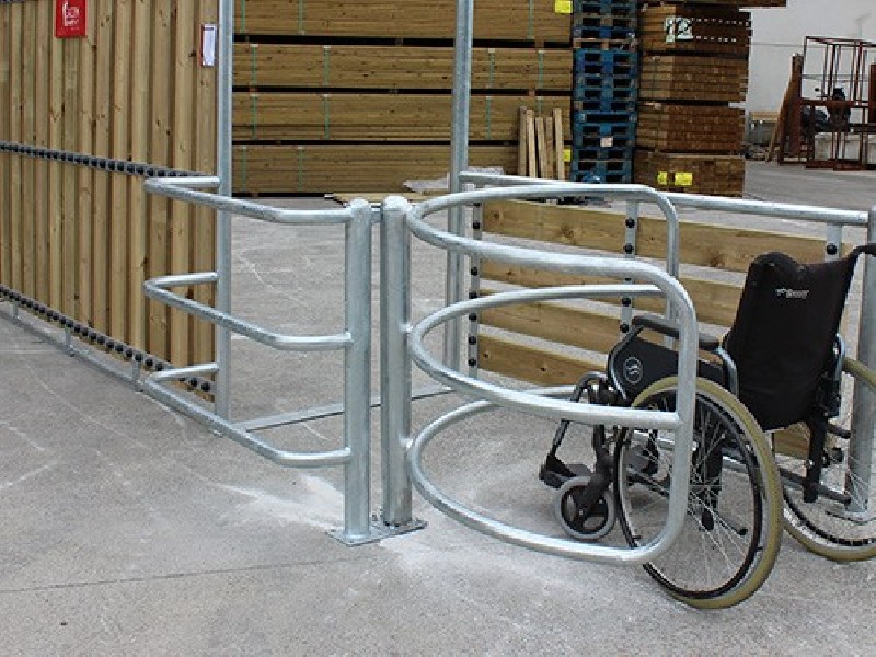 Barrière sélective accès fauteuteuil roulant