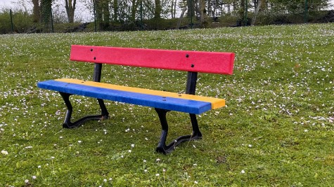 Banc public pour enfants