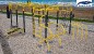 Parc sportif extérieur avec sac de frappe