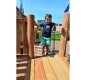 Aire de jeux en bois pour enfants avec toboggan et cabanes