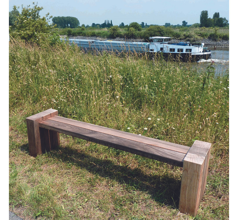 Banc Padouk sans dossier, modèle indépendant