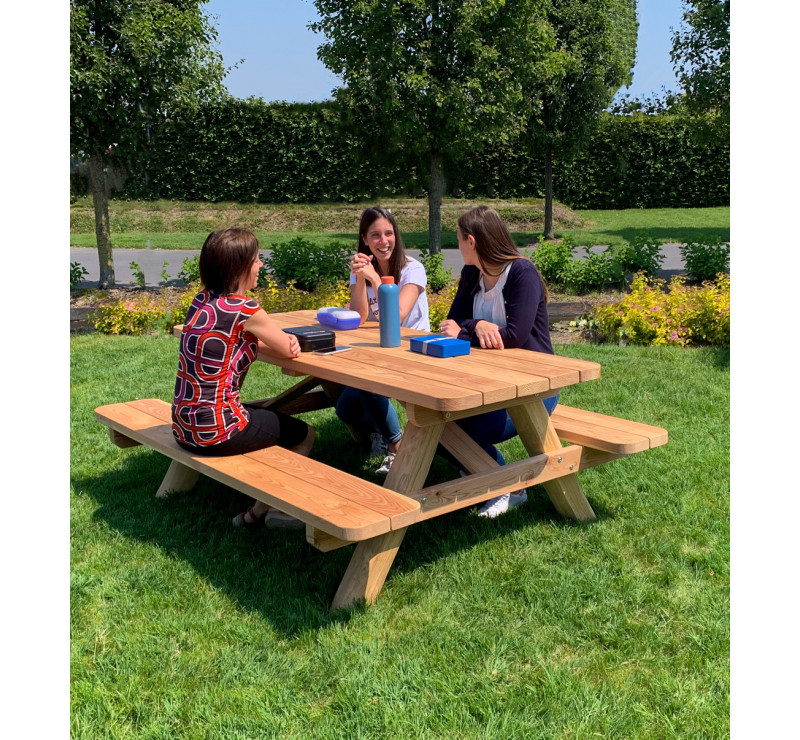 Table en bois de robinier
