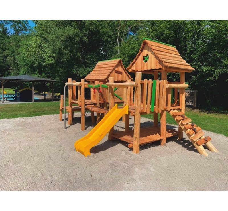 AIRE DE JEUX EN ROBINIER