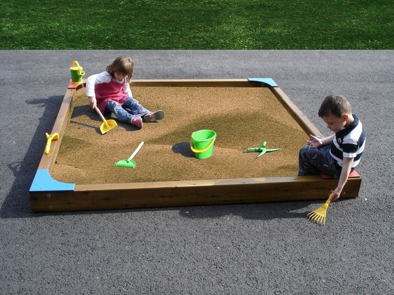 Bac à sable pour écoles - dimensions : 3 m x 3 m
