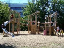 Le parcours des grands guerriers en bois de robinier