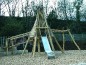 Aire de jeux tipi amérindiens en bois de robinier
