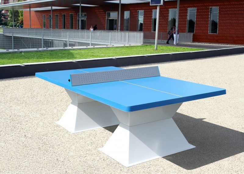 Table ping-pong en matériaux composites